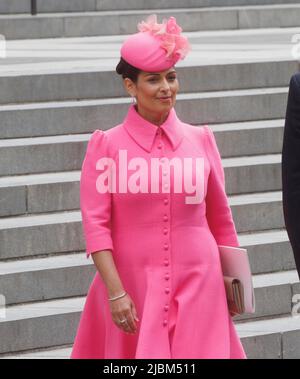 3 juin 2022 - Londres, Royaume-Uni Priti Patel, ministre de l'intérieur, à la cathédrale St Pauls pour un service de Thanksgiving à sa Majesté la reine Elizabeth II pour le célébrer Banque D'Images