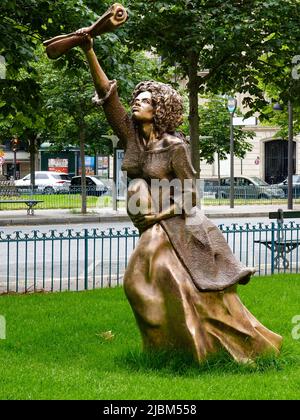 Statue de solitude, héroïne emblématique dans la lutte contre l'esclavage en Guadeloupe, et première statue d'une femme noire à Paris, France. Banque D'Images