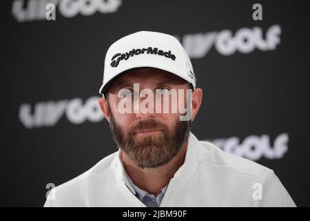 Londres, Royaume-Uni. 07th juin 2022. American Dustin Johnson répond aux questions des médias lors d'une conférence de presse pour l'inauguration de l'événement de golf du LIV au club Centurion à Hertfordshire, mardi, 07 juin, 2022.l'événement est controversé en raison de golfeur tels que Dustin Johnson laissant le tour PGA pour prendre part et parce qu'il est financé par l'argent saoudien. Photo de Hugo Philpott/UPI crédit: UPI/Alay Live News Banque D'Images