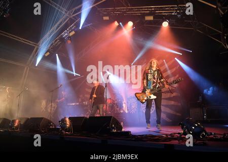 Jeremy Cunningham et Mark Chadwick des Levelers se présentant au Wychwood Festival, Cheltenham, Royaume-Uni. 4 juin 2022 Banque D'Images