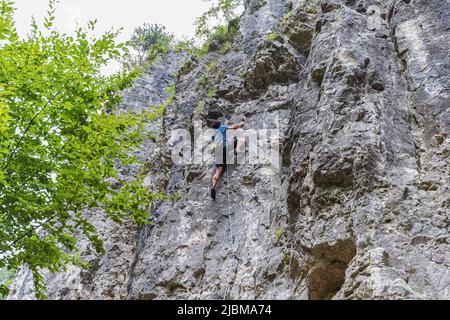 Italie Veneto Monte Grappa - Valle Santa Felicita - escalade - Pilastro della Felicità - via 'Gio' Banque D'Images