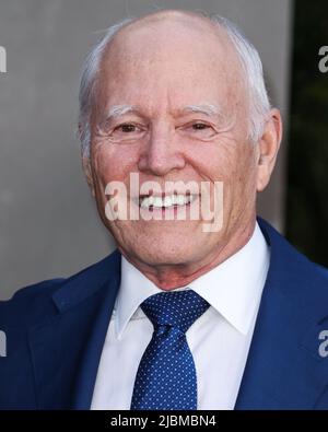 HOLLYWOOD, LOS ANGELES, CALIFORNIE, États-Unis - JUIN 06 : le producteur américain Frank Marshall arrive à la première de Universal Pictures 'Jurassic World Dominion' qui s'est tenue au TCL Chinese Theatre IMAX on 6 juin 2022 à Hollywood, Los Angeles, Californie, États-Unis. (Photo de Xavier Collin/image Press Agency) Banque D'Images