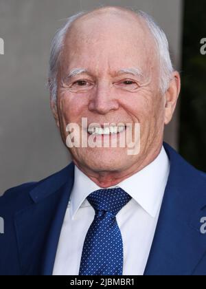 HOLLYWOOD, LOS ANGELES, CALIFORNIE, États-Unis - JUIN 06 : le producteur américain Frank Marshall arrive à la première de Universal Pictures 'Jurassic World Dominion' qui s'est tenue au TCL Chinese Theatre IMAX on 6 juin 2022 à Hollywood, Los Angeles, Californie, États-Unis. (Photo de Xavier Collin/image Press Agency) Banque D'Images