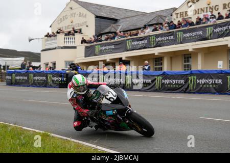 Douglas, Île de Man. 19th janvier 2022. Numéro 62 lors de la course Monster Energy Supersport TT Race 1 à l'île de Man, Douglas, île de Man, le 6 juin 2022. Photo de David Horn/Prime Media Images crédit: Prime Media Images/Alay Live News Banque D'Images