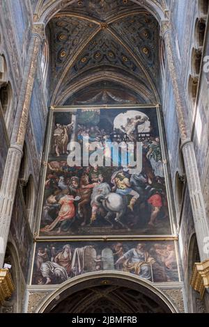 plafond voûté avec peinture dans l'ancienne église catholique en italie Banque D'Images