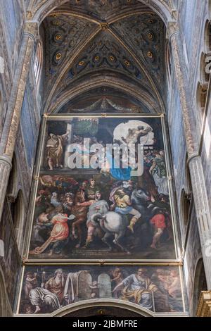 plafond voûté avec peinture dans l'ancienne église catholique en italie Banque D'Images