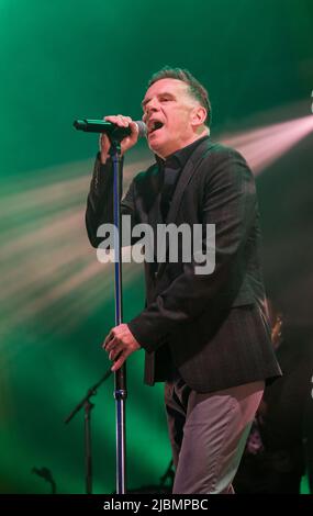 Ricky Ross, de Deacon Blue, se présentant au festival Wychwood, Cheltenham, Royaume-Uni, 5 juin 2022 Banque D'Images