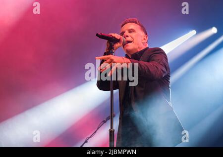 Ricky Ross, de Deacon Blue, se présentant au festival Wychwood, Cheltenham, Royaume-Uni, 5 juin 2022 Banque D'Images