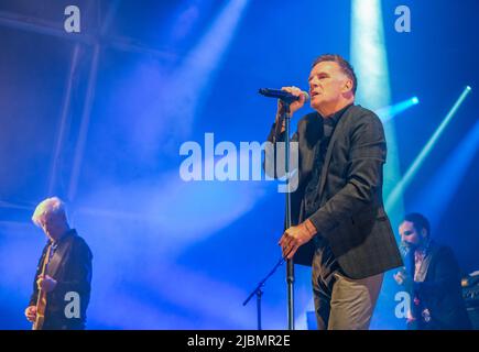 Ricky Ross, de Deacon Blue, se présentant au festival Wychwood, Cheltenham, Royaume-Uni, 5 juin 2022 Banque D'Images