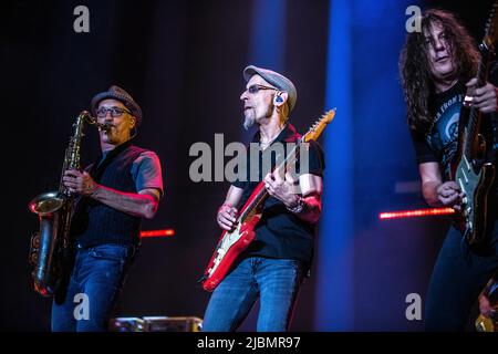 Fito & Fitipaldis en représentation au Palau Sant Jordi, Barcelone, 04 juin 2022. Photographe: ALE Espaliat Banque D'Images