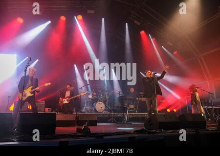 Deacon Blue se exécutant au festival de Wychwood, Cheltenham, Royaume-Uni, 5 juin 2022 Banque D'Images