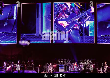 Rome, Italie. 20th juillet 2019. Le groupe Muse joue en direct sur scène lors de sa visite Simulation Theory au stade Olimpico de Rome. (Photo de Valeria Magri/SOPA Images/Sipa USA) crédit: SIPA USA/Alay Live News Banque D'Images