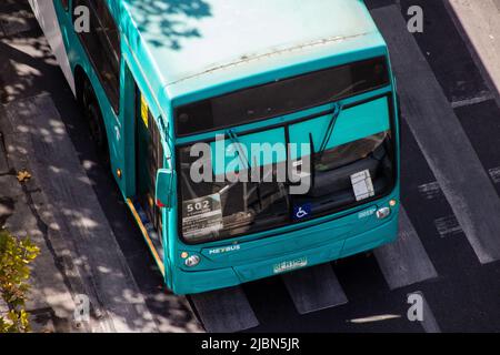 Bus Transantiago à Vitacura, Santiago Chili. Caio Mondego H sur la route 502, exploité par Metbus Banque D'Images