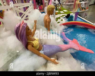 Grand magasin phare de Macy, Barbie Doll Display, New York 2022 Banque D'Images