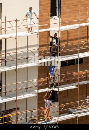 chantier, pas de protection, démontage, échafaudage, non protégé, dangereux, sécurité, chantier de construction, Sofia, Bulgarie, Europe de l'est, Balkans, UE Banque D'Images