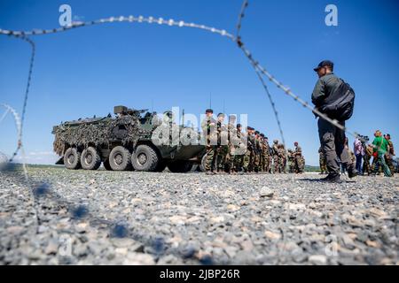 Cincu, Roumanie, 07 juin 2022. Le détachement de l'armée belge à Cincu, en Roumanie, organise un exercice le mardi 07 juin 2022. BELGA PHOTO HATIM KAGHAT Banque D'Images