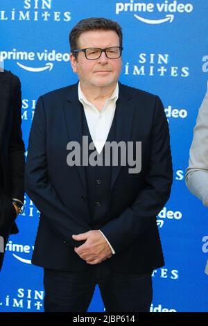 Madrid, Espagne. 07th juin 2022. Simon West assiste à la séance photo de « Sin limites » par Prime Video à Cines Callao à Madrid. Crédit : SOPA Images Limited/Alamy Live News Banque D'Images