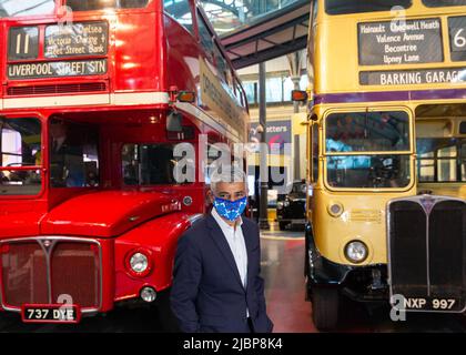 Photocall 'Ladybird Heard' avec Sadiq Kahn pour lancer sa nouvelle campagne 'let's Do London Summer Family Fun'. Covent Garden, avec: Sadiq Khan où: Londres, Royaume-Uni quand: 14 juillet 2021 crédit: Mario Mitsis/WENN Banque D'Images