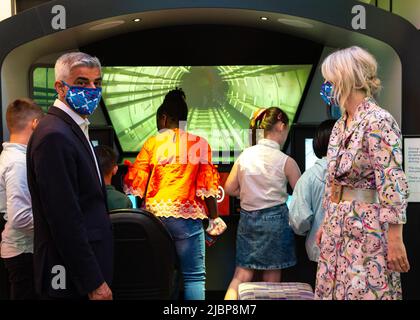 Photocall 'Ladybird Heard' avec Sadiq Kahn pour lancer sa nouvelle campagne 'let's Do London Summer Family Fun'. Covent Garden, avec: Sadiq Khan où: Londres, Royaume-Uni quand: 14 juillet 2021 crédit: Mario Mitsis/WENN Banque D'Images