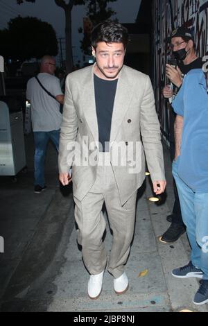 Célébrités, dont Sir Patrick Stewart et Marcus Mumford arrivant au Craig's Restaurant à Los Angeles, Californie avec: Marcus Mumford où: Los Angeles, Californie, États-Unis quand: 14 juillet 2021 crédit: Guillermo Proano/WENN Banque D'Images