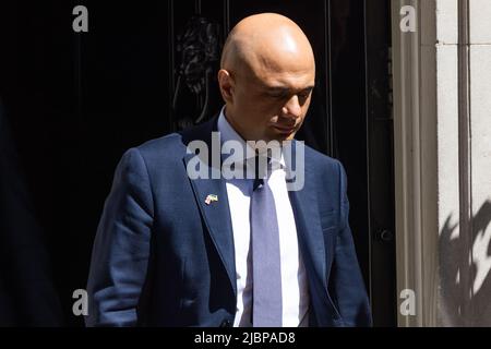 Londres, Royaume-Uni. 07th juin 2022. Sajid Javid quitte une réunion du cabinet à Downing Street, Londres. Le Premier ministre Boris Johnson a dit à son cabinet de «rafter une ligne» sous le scandale de Partygate après qu'il ait survécu de justesse à un vote de confiance dans son leadership hier de 211 à 148. Crédit : SOPA Images Limited/Alamy Live News Banque D'Images