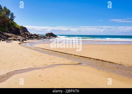 Tidal creek on diggers Beach - Coffs Harbour, Nouvelle-Galles du Sud, Australie Banque D'Images