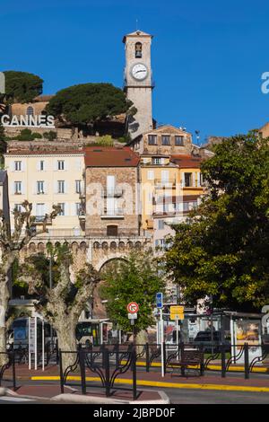 France, Côte d'Azur, Côte d'Azur, Cannes, Street Scene in le Suquet Area Skyline Banque D'Images