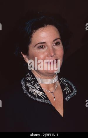 Barbara Parkins participe à une projection de 'Valley of the Dollss' aux cinémas de Chelsea West à New York, sur 16 février 2000. Crédit photo : Henry McGee/MediaPunch Banque D'Images