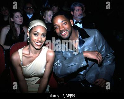 Will Smith et sa femme Jada Pinkett au salon Grammy Awards en 1999 Credit: Ron Wolfson / MediaPunch Banque D'Images