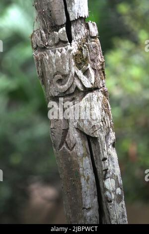 Un totem dans le village de Nanga Raun, Kalis, Kapuas Hulu, Kalimantan occidental, Indonésie. Banque D'Images