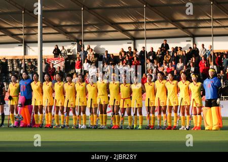 Anvers, Belgique. 7th juin 2022. Les joueurs de Chine se réunissent avant le match de la FIH Hockey Pro League entre la Belgique et la Chine à Anvers, Belgique, 7 juin 2022. L'équipe de hockey féminin belge a battu l'équipe de hockey féminin chinoise en 3-1. Credit: Zheng Huansong/Xinhua/Alay Live News Banque D'Images