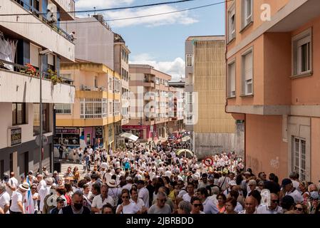 cangas, pontevedra, espagne - juin 05. 2022: manifestation contre l'absence de services d'urgence de base et le manque de médecins dans la santé Banque D'Images