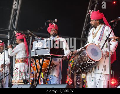 Le Rajasthan Heritage Brass Band se déroule au Wychwood Festival, Cheltenham, Royaume-Uni. 5 juin 2022 Banque D'Images