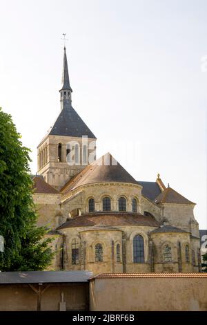 L'abbaye romane de Saint-Benoit-sur-Loire (Abbaye de Fleury). Département de Loiret dans le centre-nord de la France. Banque D'Images