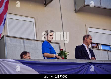 8th juin 2022 :- le comte et la comtesse de Wessexs, le prince Edward et sa femme Sophie ont visité le territoire britannique d'outre-mer de Gibraltar lors d'une visite de deux jours. Au cours de la visite, ils devaient rencontrer des gens de toute la communauté lors d'un programme chargé qui les a vus visiter des quartiers résidentiels d'estats tels que le domaine mauresque du château et plus tard une promenade sur la rue principale. Le couple royal s'était rendu pour la dernière fois à Gibraltar des dizaines d'années auparavant. Banque D'Images