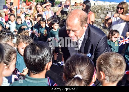 8th juin 2022 :- le comte et la comtesse de Wessexs, le prince Edward et sa femme Sophie ont visité le territoire britannique d'outre-mer de Gibraltar lors d'une visite de deux jours. Au cours de la visite, ils devaient rencontrer des gens de toute la communauté lors d'un programme chargé qui les a vus visiter des quartiers résidentiels d'estats tels que le domaine mauresque du château et plus tard une promenade sur la rue principale. Le couple royal s'était rendu pour la dernière fois à Gibraltar des dizaines d'années auparavant. Banque D'Images