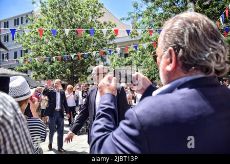 8th juin 2022 :- le comte et la comtesse de Wessexs, le prince Edward et sa femme Sophie ont visité le territoire britannique d'outre-mer de Gibraltar lors d'une visite de deux jours. Au cours de la visite, ils devaient rencontrer des gens de toute la communauté lors d'un programme chargé qui les a vus visiter des quartiers résidentiels d'estats tels que le domaine mauresque du château et plus tard une promenade sur la rue principale. Le couple royal s'était rendu pour la dernière fois à Gibraltar des dizaines d'années auparavant. Banque D'Images