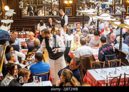 France, Paris, les Grands Boulevards, le Bouillon Chartier Banque D'Images