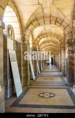 France, Paris, la Chapelle Expiatoire se trouve sur le site où Louis XVI et Marie-Antoinette ont été enterrés en 1793, après avoir été guillotinés Banque D'Images