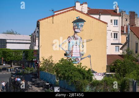 France, Val de Marne, Vitry sur Seine, circuit d'art urbain en plein air, homme avec béret et baguette de Pixel Pancho Banque D'Images