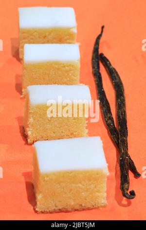 France, Loire Atlantique, Nantes, Nantes gâteau qui est une sorte de gâteau de livre doux aux amandes trempées dans le rhum recouvert de glace Banque D'Images