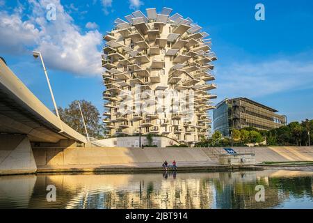 France, Hérault, Montpellier, quartier de Richter, les rives du Lez, l'Arbre blanc, bâtiment conçu par le Sou japonais Foujimoto et les architectes français Nicolas Laisne et Manal Rachdi Banque D'Images