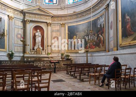 France, Paris, place de la montagne Sainte Geneviève, église Saint Etienne du Mont, chapelle de la Vierge avec la statue en marbre de Denis Foyatier et les peintures d'Alexandre Caminade Banque D'Images