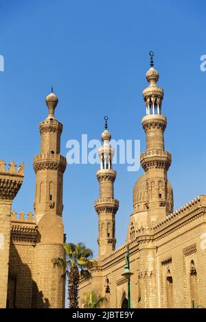 Égypte, le Caire, vieille ville classée au patrimoine mondial de l'UNESCO, minarets des mosquées du Sultan Hassan et d'Al Rifai Banque D'Images