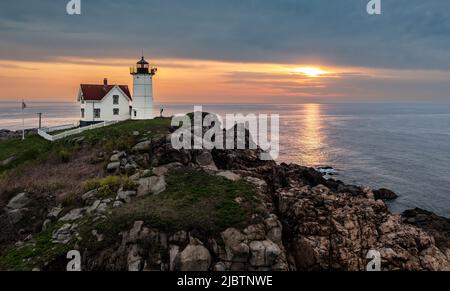 Un phare sur la côte du Maine Banque D'Images