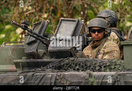 Hohenfels, Allemagne. 08th juin 2022. Soldats de l'armée américaine lors d'un exercice multinational dans la zone d'entraînement de Hohenfels. Credit: Nicolas Armer/dpa/Alay Live News Banque D'Images