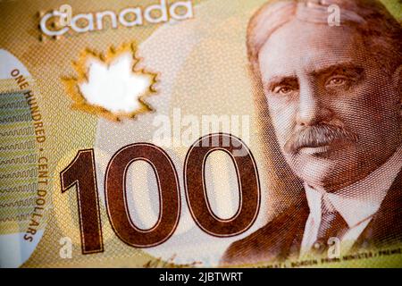 Détail du projet de loi de 100 dollars canadiens, avec le visage de sir Robert Borden (1854-1937), qui a été premier ministre du Canada pendant la première Guerre mondiale (1914 Banque D'Images