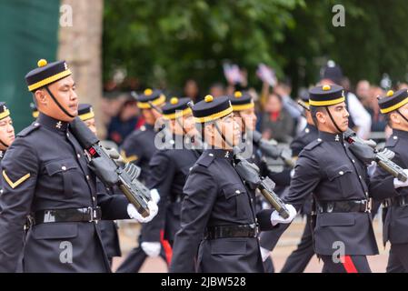 Les ingénieurs de Gurkha défilent au défilé du Jubilé de platine de la Reine dans le Mall, Londres, Royaume-Uni. Pour la section Reine et pays Banque D'Images