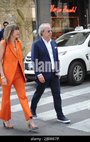 Milan, . 08th juin 2022. Milan, 08-06-2022 Andrea Della Valle, le frère de Diego, traverse les rues du centre avant d'aller vérifier l'un de ses magasins dans la via Montenapoleone. Crédit : Agence photo indépendante/Alamy Live News Banque D'Images