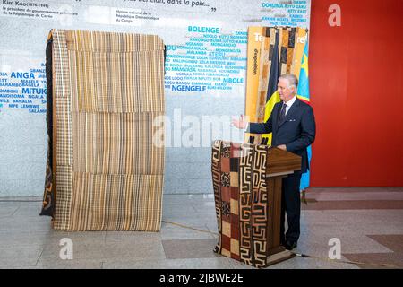 Congo, le 08 juin 2022. Le Roi Philippe - Filip de Belgique prononce un discours lors d'une visite au Musée national, au Musée national de la République démocratique du Congo, à Kinshasa, lors d'une visite officielle du couple royal belge en République démocratique du Congo, le mercredi 08 juin 2022. Le roi et la reine de Belgique visiteront Kinshasa, Lubumbashi et Bukavu de 7 juin à 13 juin. BELGA PHOTO NICOLAS MATERLINCK Banque D'Images